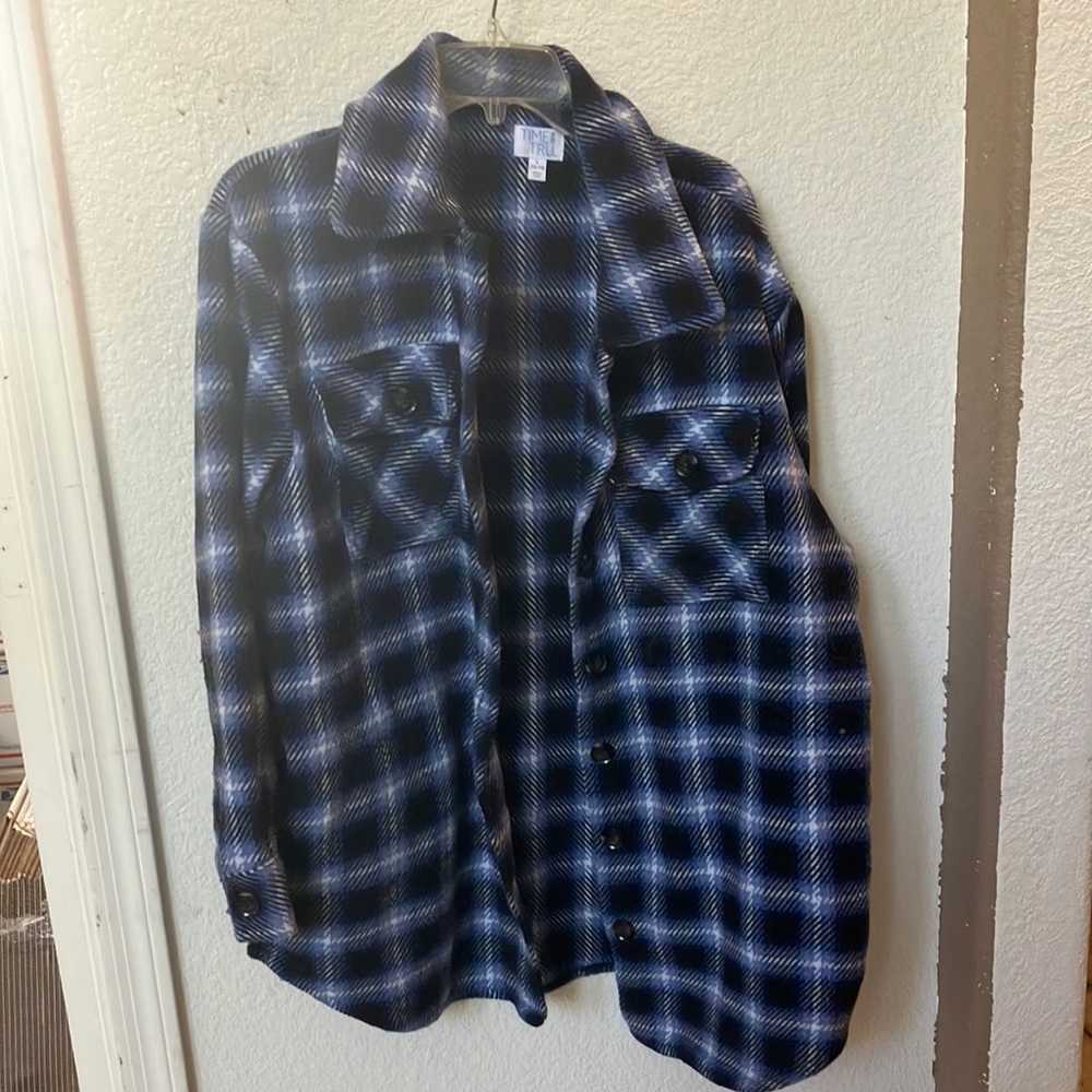 FINAL MARKDOWN Time and tru oversized shacket large
